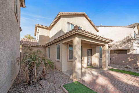 Entire Home in Avondale Arizona, 3BR & 2.5BR