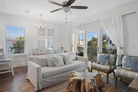 30A - Easy Beach Access - Large Balcony and Pool