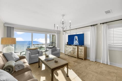 30A - Direct Gulf Front Private Beach - Sleeps 4