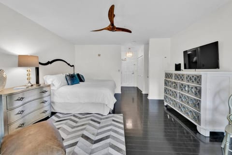 30A Studio - Private Beach - 3 Pools