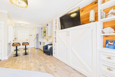 30A Large Studio - Private Beach Tram - Pools