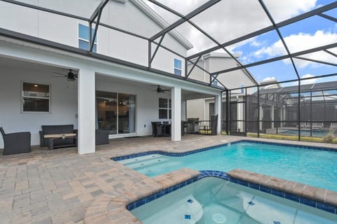 Once Upon A Time@Storey Lake-9 bedrooms, Sleeps 20