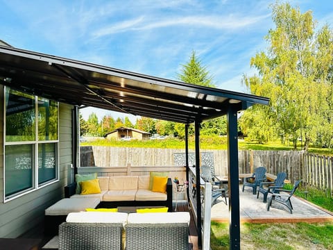 Closest to Town• Firepit •Deck •BBQ• Custom Design