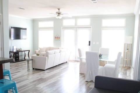 2 pelicans beach house