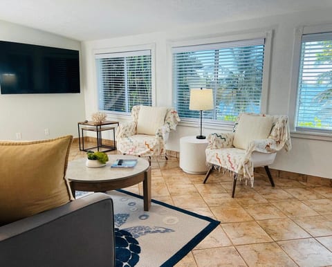 Grand Cayman Beachfront Villa | Private Pool, Beach Access & Kayaks