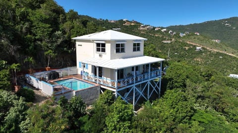 Lovely Villa with Excellent reviews and Million Dollar Views!