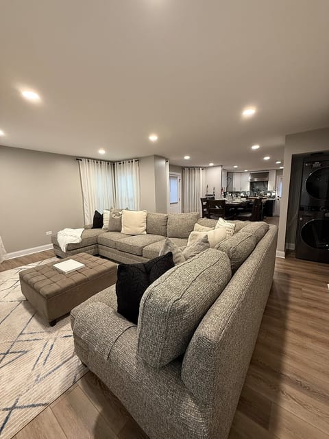 Luxe Home with Michelin Star Kitchen & King Beds image 1