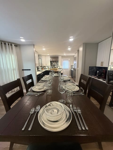 Luxe Home with Michelin Star Kitchen & King Beds image 2