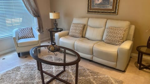 Beautiful Condo 1b/1b League City Tx. image 38