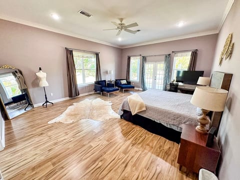 Private 4.5-Acre Celina Retreat | Sleeps 20