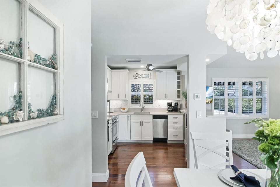 Delray Breezes welcomes you! A true paradise in East Delray Beach!
