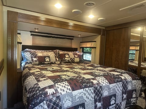 Christmas Camper 1