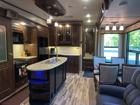 Christmas Camper 1