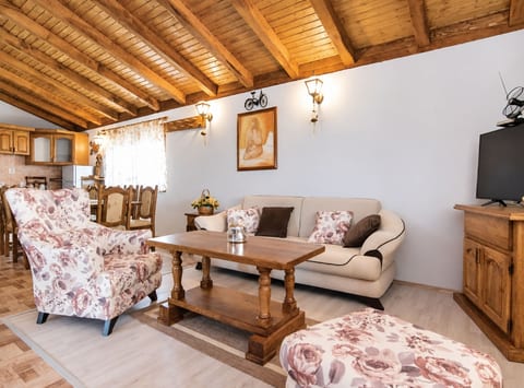 House Anita Family Retreat with Pool Pet Friendly - Unit 379189-13