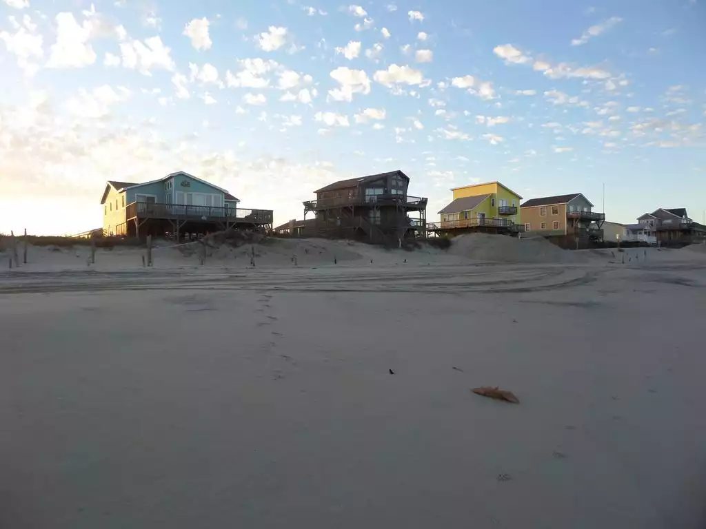 Large beautiful beach to enjoy! - older siding photo. New siding is blue! Large beautiful beach to enjoy! - older siding photo. New siding is blue! - Ye Scurvy Sea Dog - Nags Head