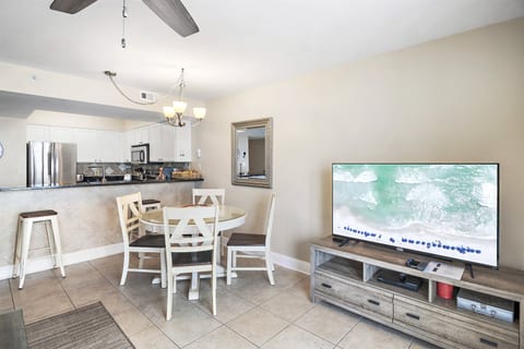 Pelican Beach 302