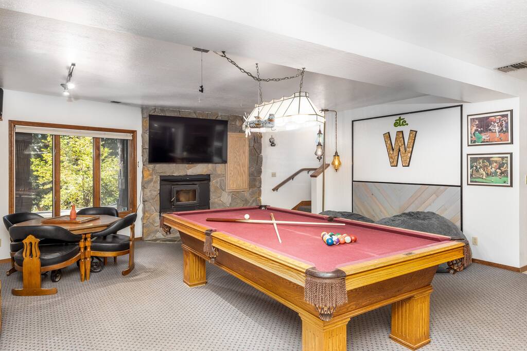 Downstairs game room. The two bean bags convert to queen size mattresses, perfect for kids! - W House*BLS*Sleeps20*Game Rm*HotTub*AC&Heat - Arnold