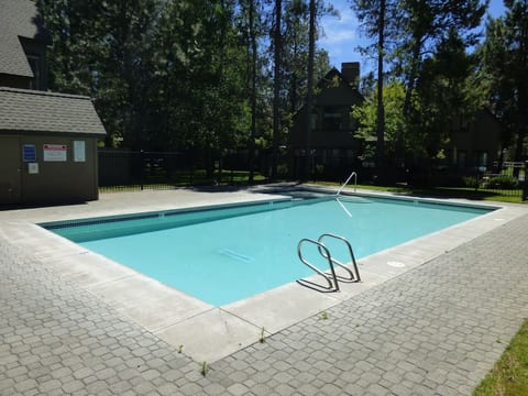 Updated 2 Master Suites-Hot Tub-SHARC passes-Bikes
