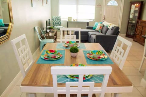 NEAR BEACH/ FENCED DOGGIE AREA! COZY BEACH HOME!