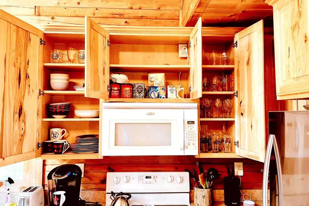 Kitchen fully stocked with everything you’ll need! Kitchen fully stocked with everything you’ll need! - The Blue Ridge Cabin - Roseland
