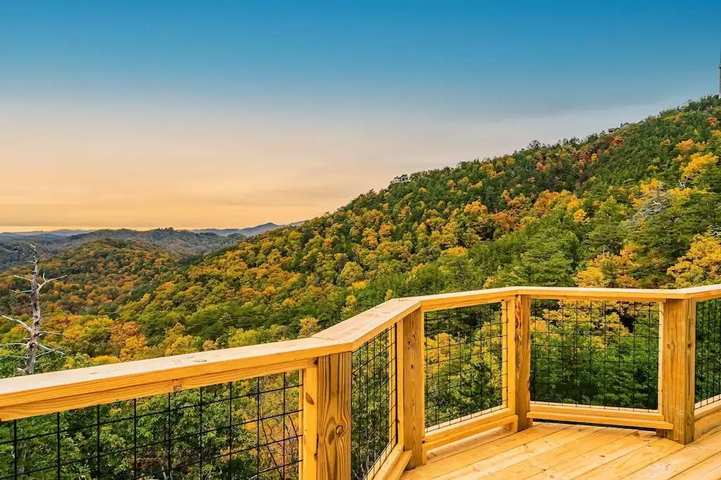 Fall colors do not disappoint! Book early as the dates fill quickly! Fall colors do not disappoint! Book early as the dates fill quickly! - Kindred Spirits in the Smokies - Pigeon Forge