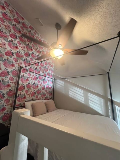 Cute & Cozy - Poppy Loft