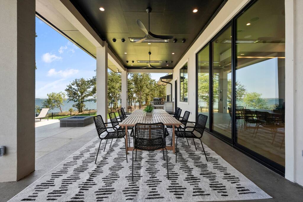Lakefront Estate -heated spa - chef avail - Streetman Lakefront Estate -heated spa - chef avail - Streetman