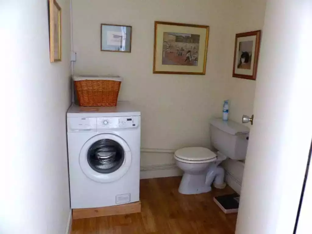 Cloakroom off the hall Cloakroom off the hall - Dublinletfor2 Your home in the City - Dublin