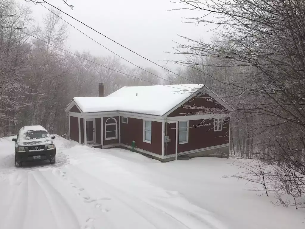 Our driveway can easily fit 2-3 cars - Top of the Rock - Wilmington