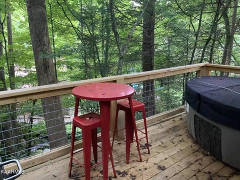 Enjoy a soak with the sounds of the creek or an al fresco meal on the porch and the soothing sounds of the falls.