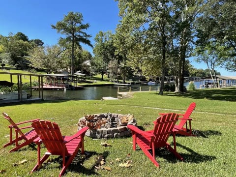 Retro Ranch on Lake Hamilton