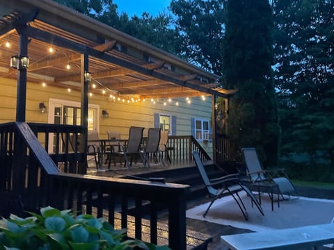 Outdoor furnished deck