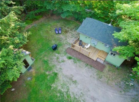 Cozy quiet cottage near Lake of Bays, Huntsville