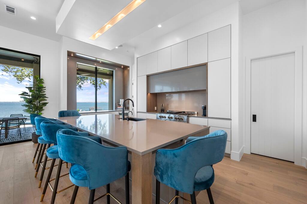 Lakefront Estate -heated spa - chef avail - Streetman Lakefront Estate -heated spa - chef avail - Streetman