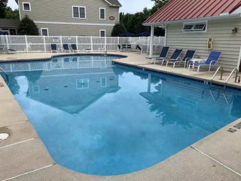 POOL, 2 Kings, 1 Queen, 3 Twins, 4BR/3.5Bath