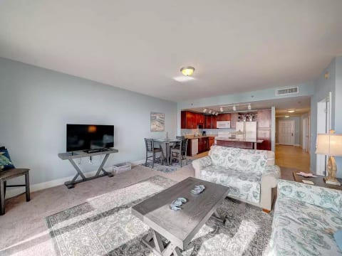 Laketown Wharf Unit 1212