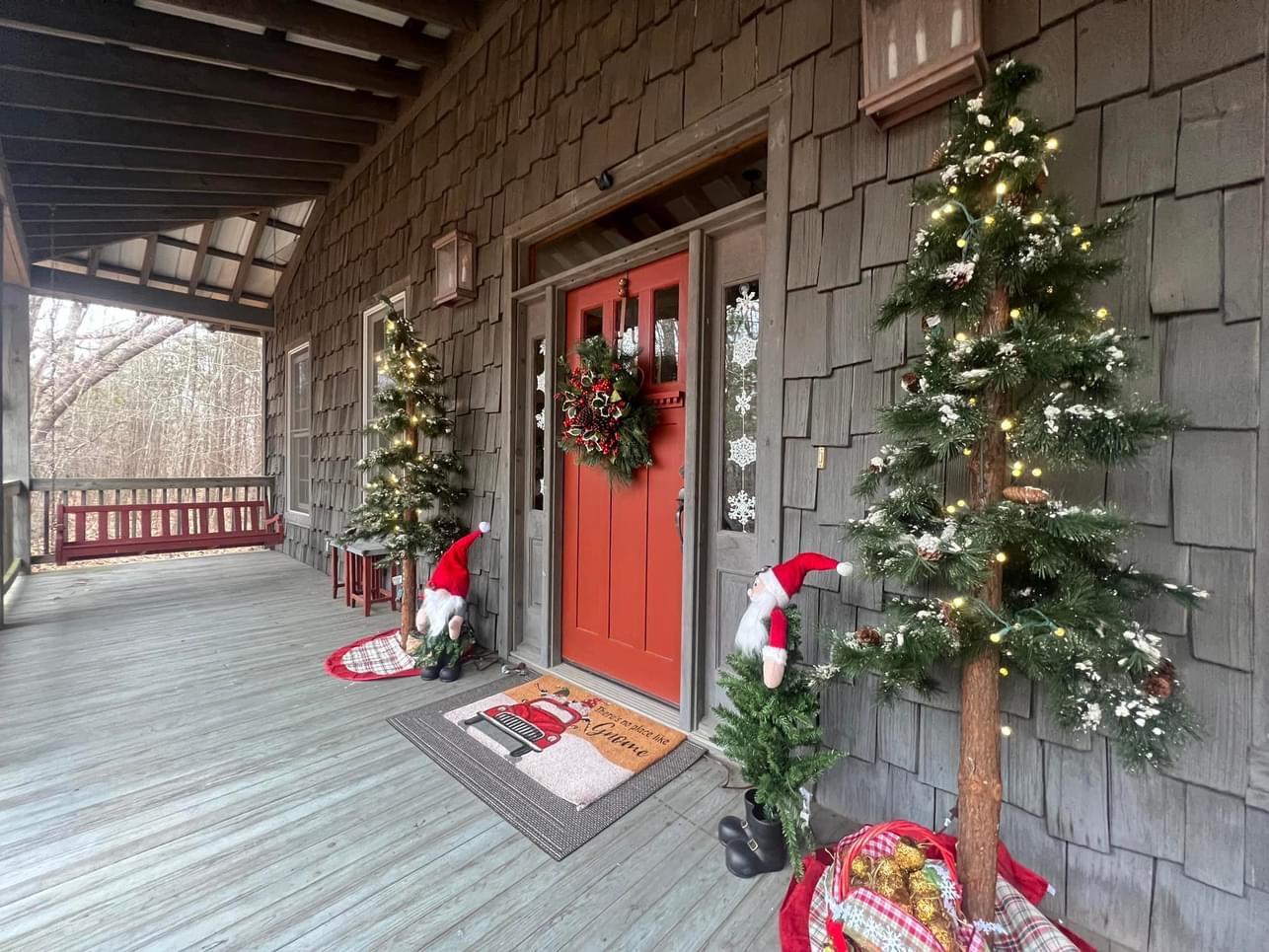 Christmas at Canyon Hideaway Cottage - decorations early December until early January :) Christmas at Canyon Hideaway Cottage - decorations early December until early January :) - Canyon Hideaway Cottage - Mentone