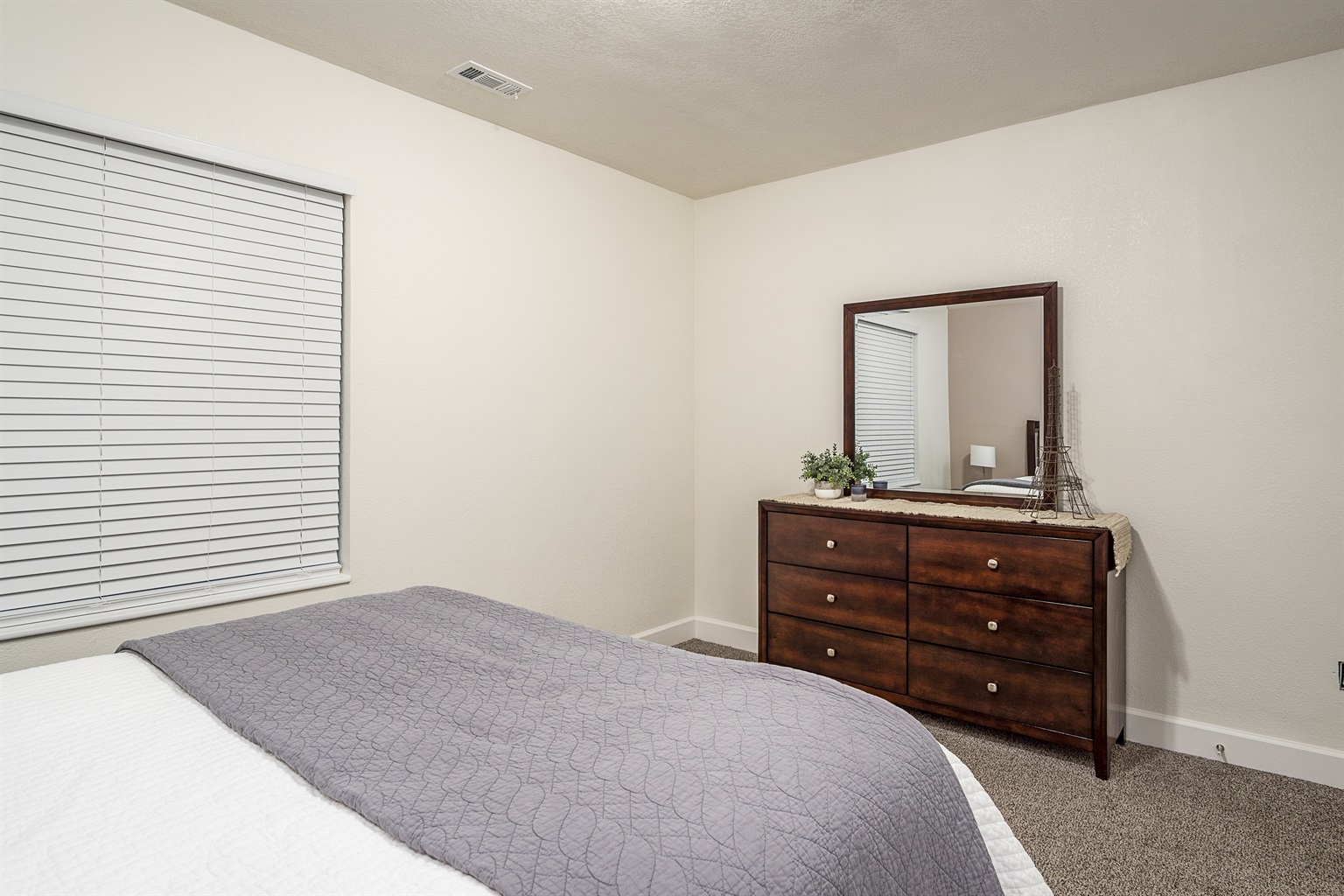 A La Mode Stunning 4 bedroom Orem Home - Orem