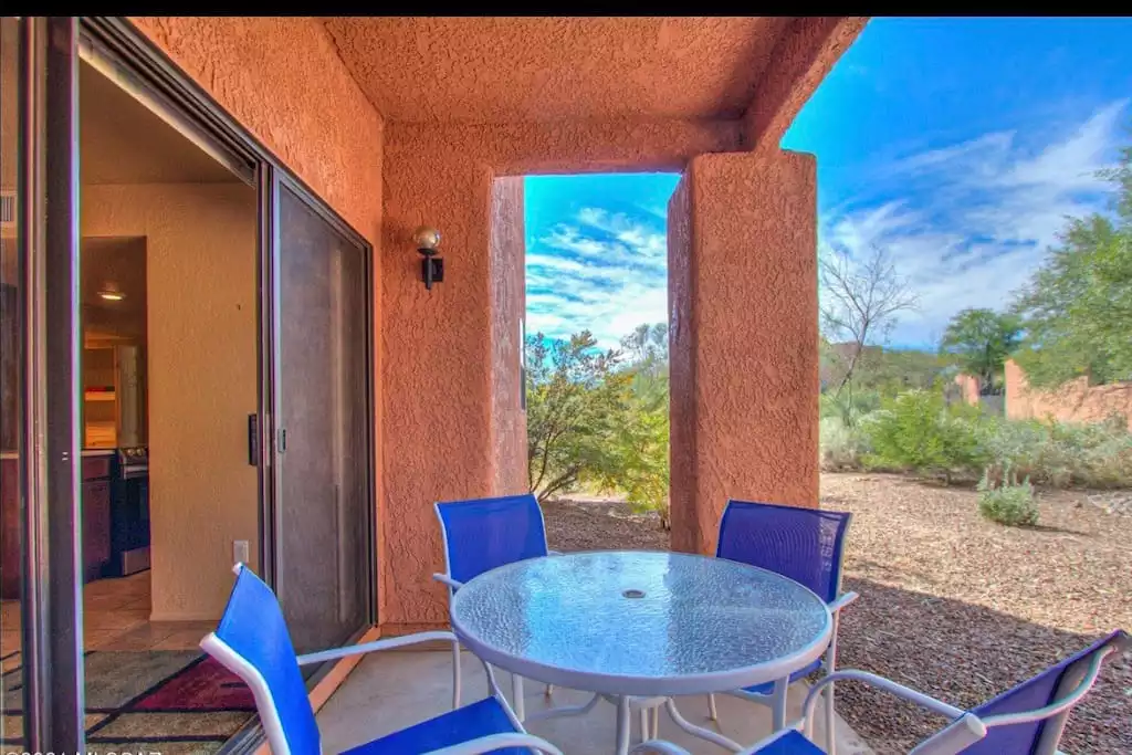 Private patio and unfenced yard with peak at the mountains - Tucson Escapes Sabino Canyon Stay and Play - Sabino Canyon