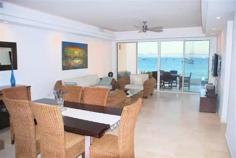 Aqualina 102 - Dutch St. Maarten