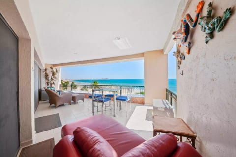 Oversized Balcony with Amazing Views
