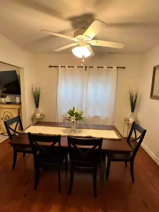 COZY 3-Bdrm GEM, Sleep 6 Quiet street Close to All - Norfolk COZY 3-Bdrm GEM, Sleep 6 Quiet street Close to All - Norfolk