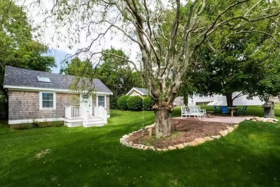 The Cottages Back Yard