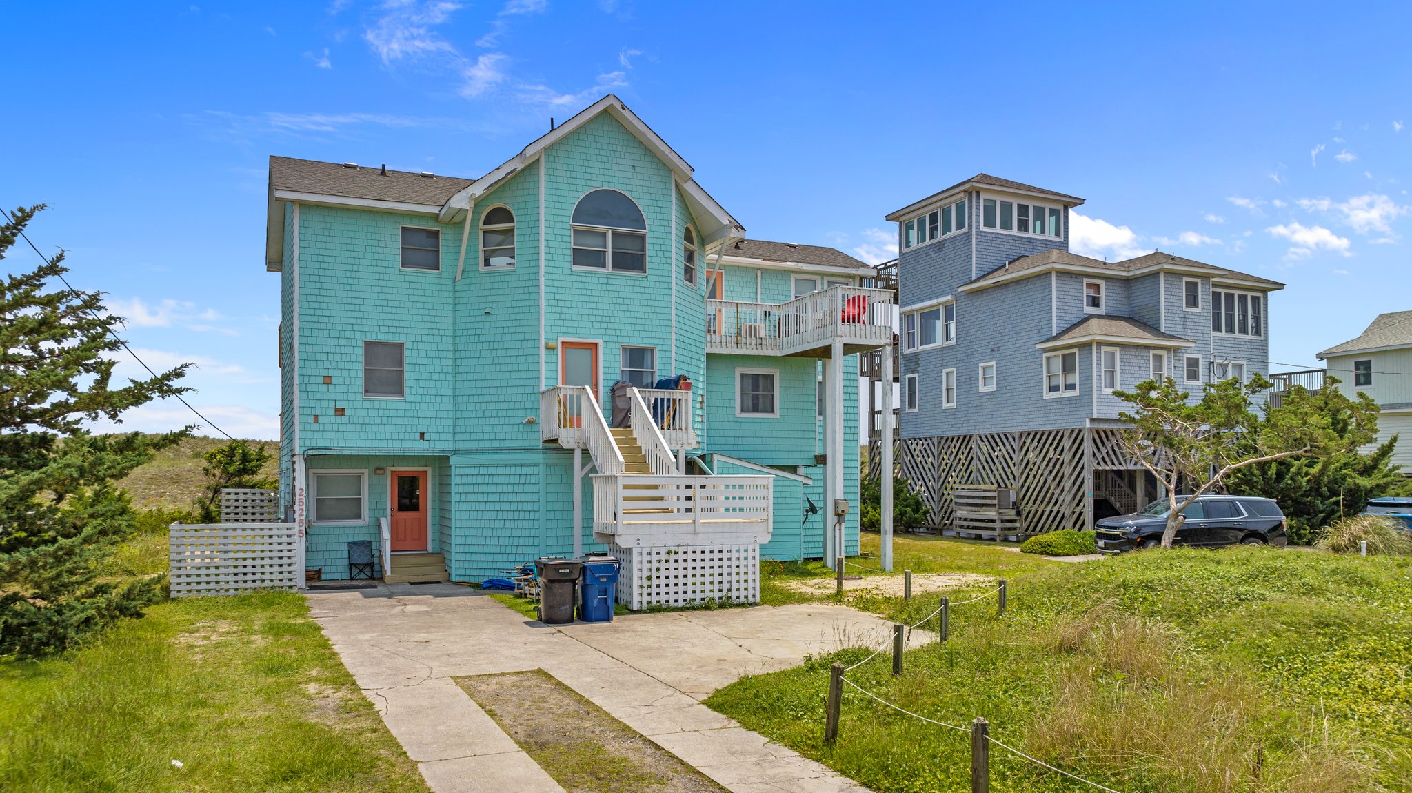 Driveway w Private Parking - Looney Dunes - Waves