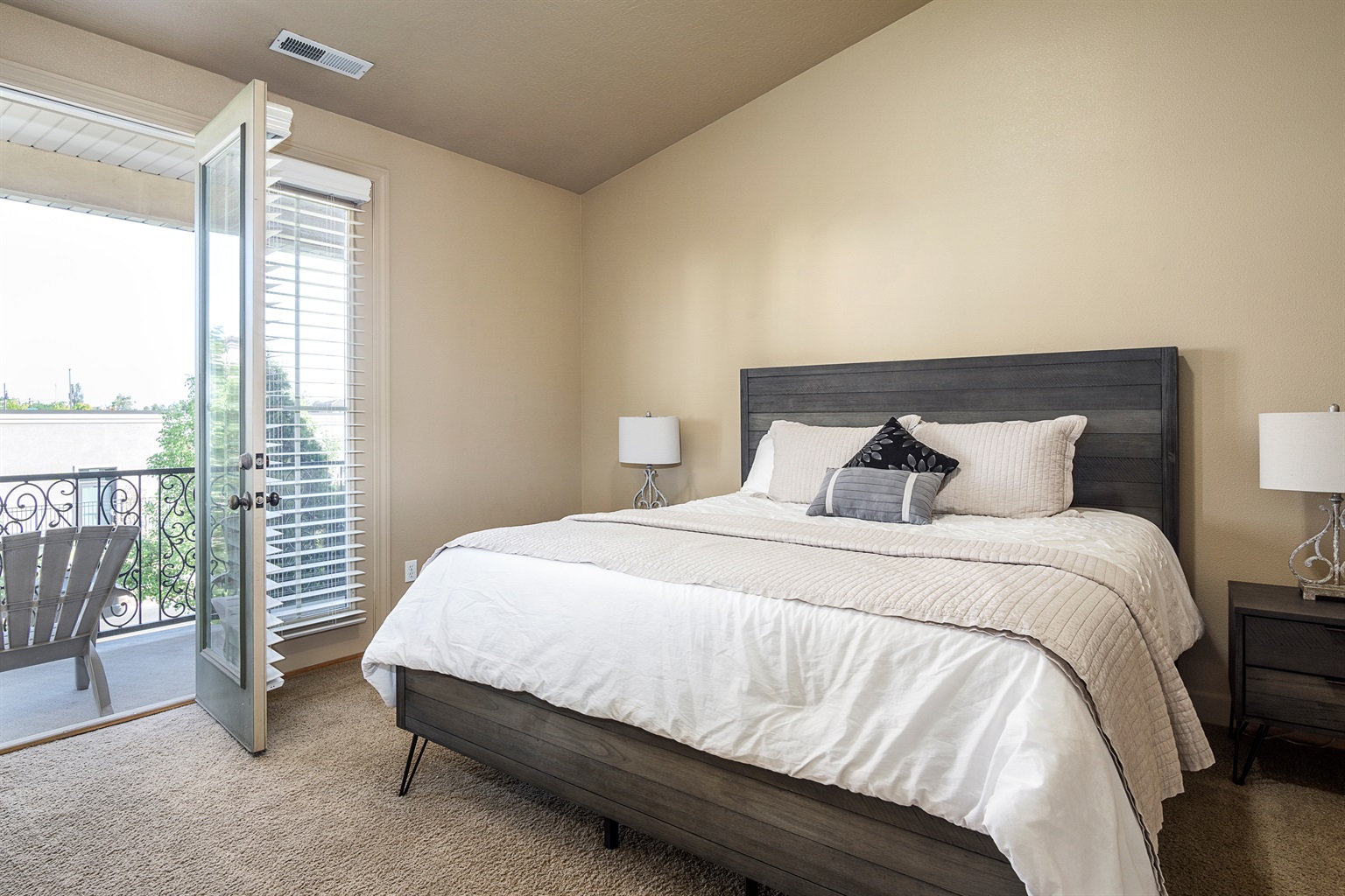 A La Mode Stunning 4 bedroom Orem Home - Orem