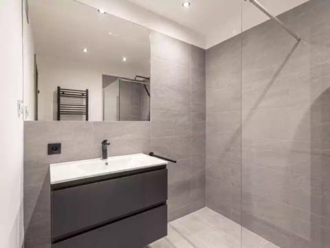 Juniorsuite bis zu 4 P &Wellnessbereich