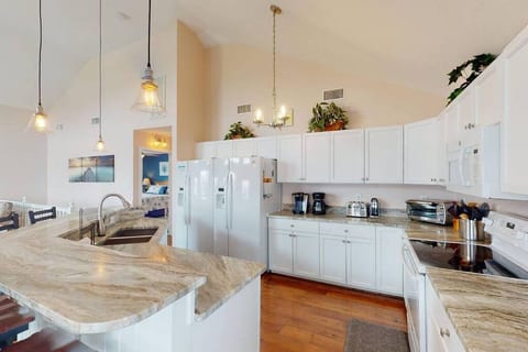 6 BR Beach House with Private Pool, Hot Tub