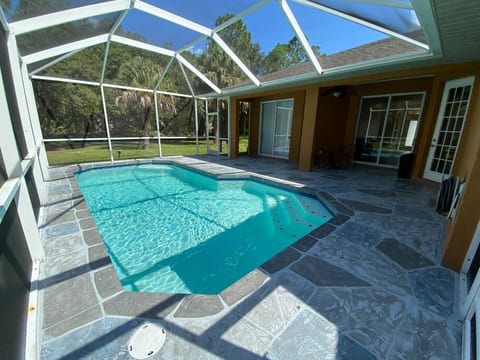 2+ Acres 3BR/2BA 2200 Sq.ft Salt Heated Pool