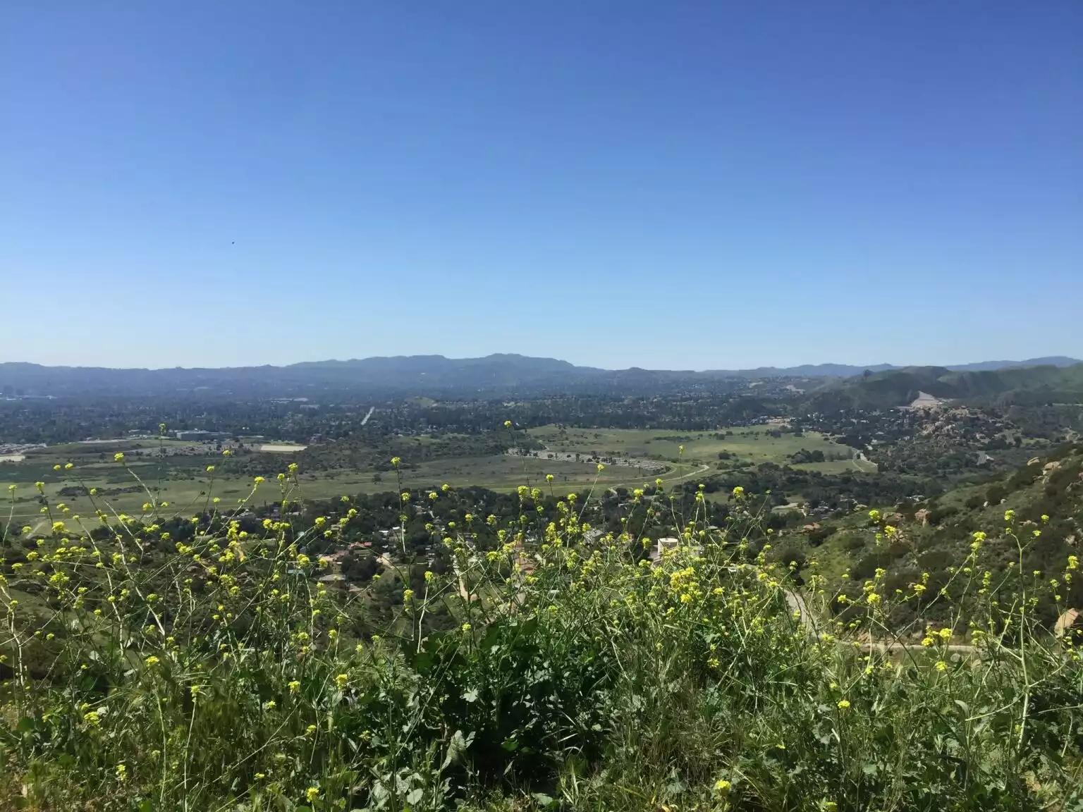 Neverending view of the valley and Santa Monica mountains. - TINY TIKI RETRO HIDEAWAY 1 hour from Los Angeles - Chatsworth