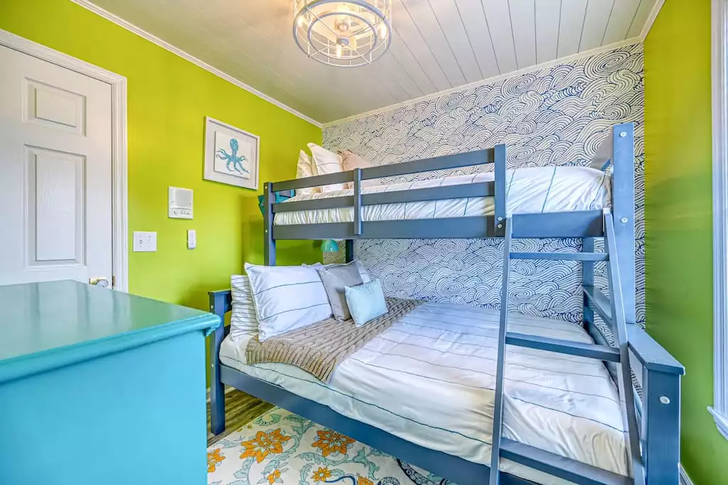 Bedroom 3 - full size, memory foam mattress on bottom and twin mattress on top bunk. - Wonder the Sea:Views, Walk to Beach, Hot Tub, Pets - Surf City